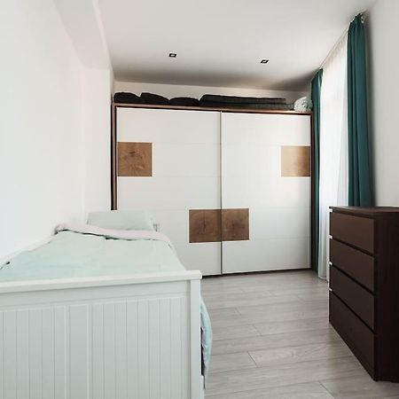 Ambassador Apartment Baia Mare Buitenkant foto