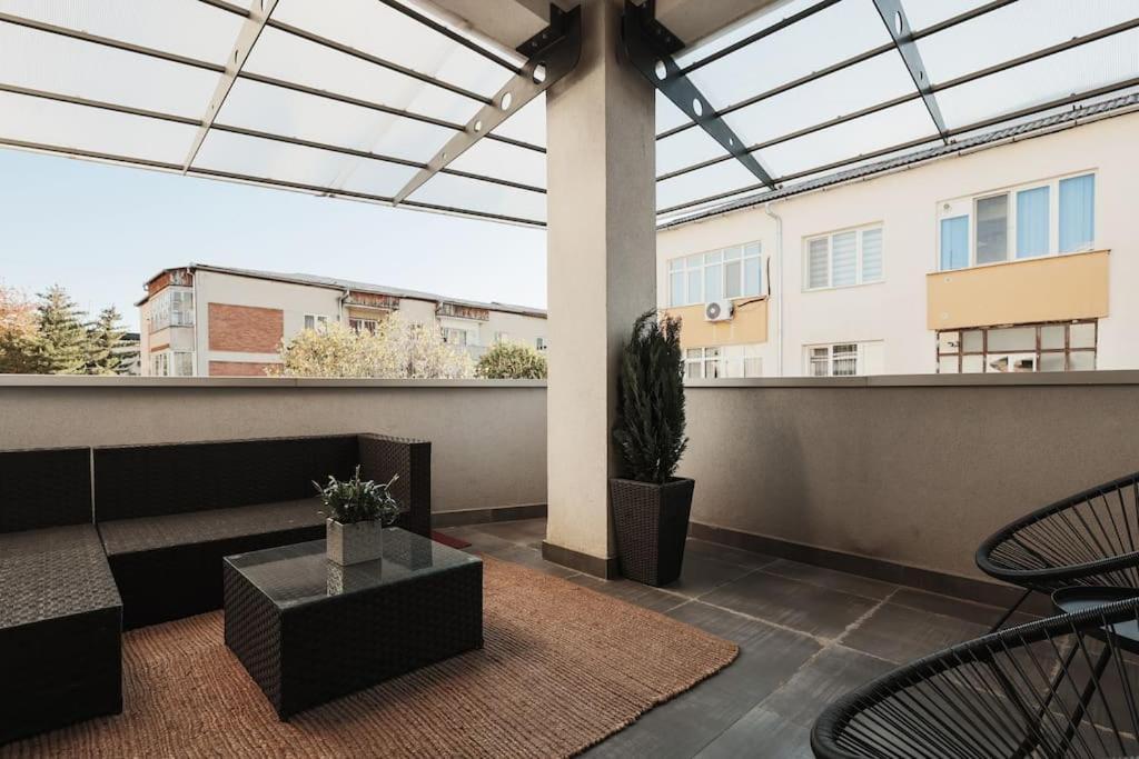 Ambassador Apartment Baia Mare Buitenkant foto
